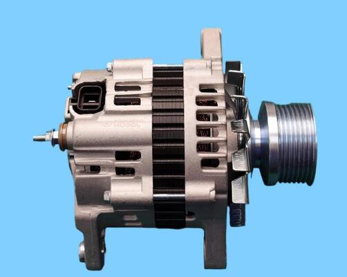 Qualität Exportqualität 3701020I-P301 Alternator, Präzisionsfit für ISUZU 700P Kühlfahrzeuge. usine